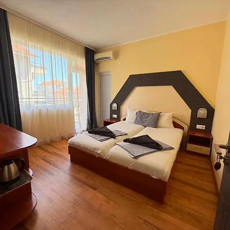 Napoli Guest house 2*