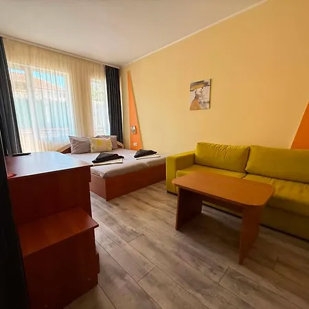 Guest house Napoli Ravda